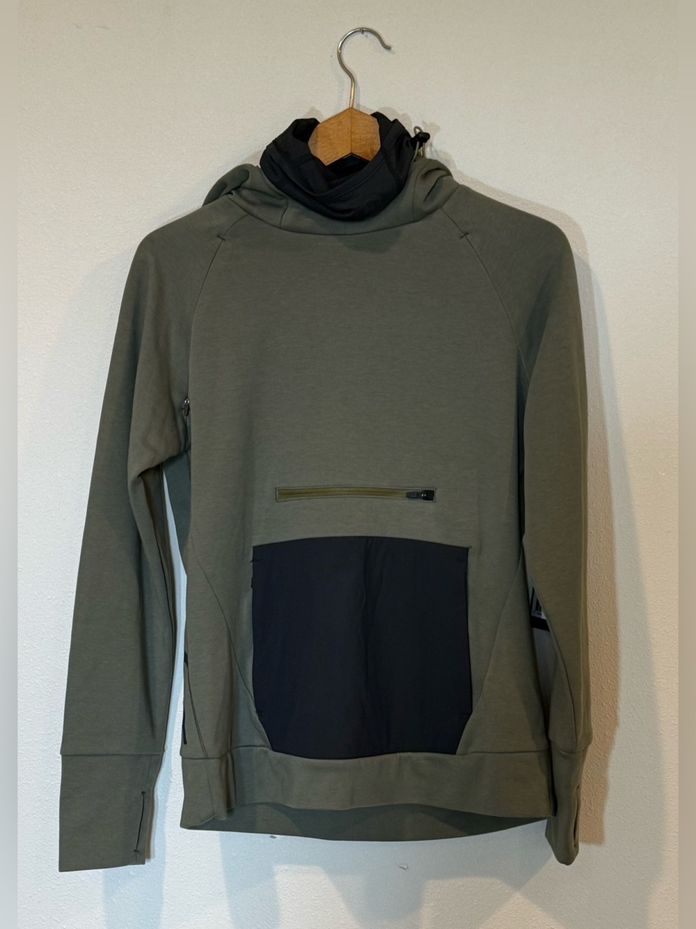 BACKCOUNTRY Tricot Peak Tech Hoodie in Dusty Olive Size Medium